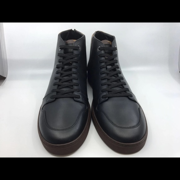Athletic_Shoes